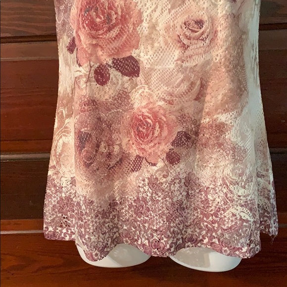 Elle Mode Sleeveless Rose Top👠 - Picture 4 of 11